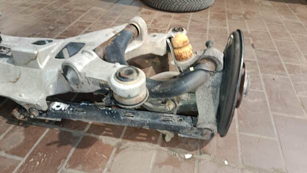 Foto: HINTERACHSE eines Volvo S80 2.5T CL