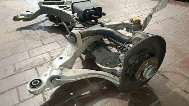 Foto: HINTERACHSE eines Volvo S80 2.5T CL