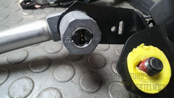 Foto: SICHERHEITSGURT VORN LINKS eines Volvo S80 2.5T CL