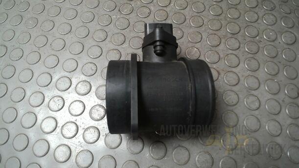 Foto: LUFTMASSENMESSER ( BOSCH ) eines Volvo S80 2.5T CL