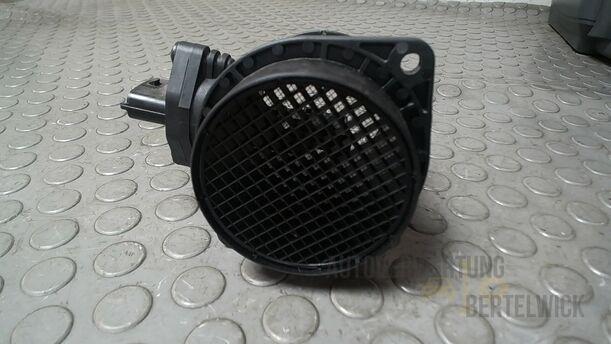 Foto: LUFTMASSENMESSER ( BOSCH ) eines Volvo S80 2.5T CL