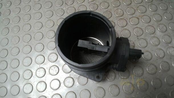 Foto: LUFTMASSENMESSER ( BOSCH ) eines Volvo S80 2.5T CL