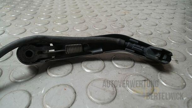 Foto: WISCHERARM SCHEINWERFERREINIGUNG LINKS eines Volvo S80 2.5T CL