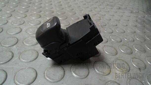 Foto: FENSTERHEBERSCHALTER HINTEN eines Volvo S80 2.5T CL