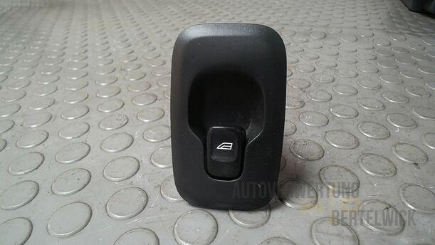 Foto: FENSTERHEBERSCHALTER HINTEN eines Volvo S80 2.5T CL