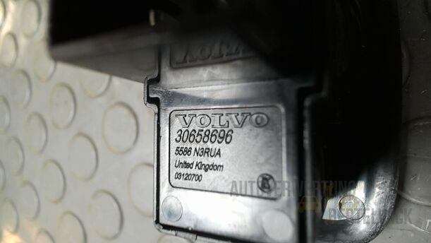Foto: FENSTERHEBERSCHALTER HINTEN eines Volvo S80 2.5T CL