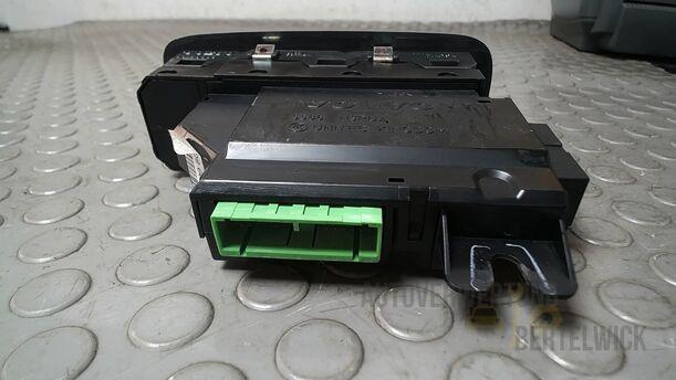 Foto: FENSTERHEBERSCHALTER eines Volvo S80 2.5T CL