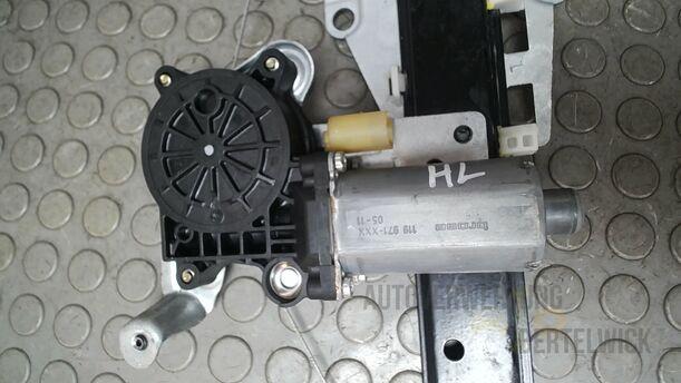 Foto: FENSTERHEBER ELEKTRISCH HINTEN LINKS eines Volvo S80 2.5T CL