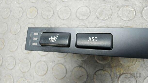 Foto: SCHALTER SITZHEIZUNG eines BMW 523i CL