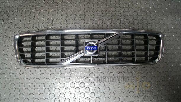 Foto: KÜHLERGRILL eines Volvo S80 2.5T