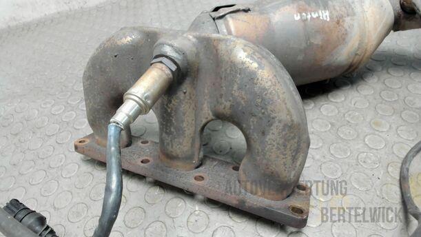 Foto: AUSPUFFKRÜMMER KATALYSATOR HINTEN eines BMW 523i