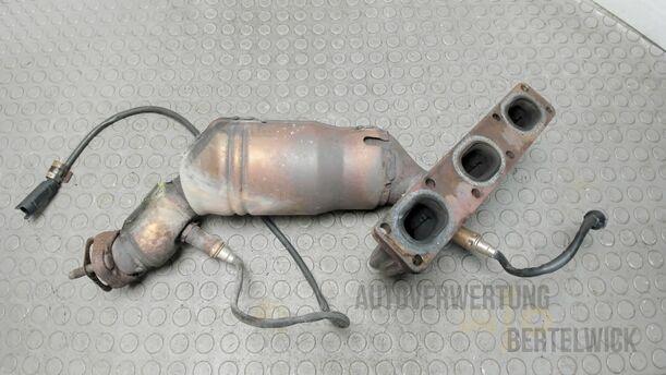 Foto: AUSPUFFKRÜMMER KATALYSATOR HINTEN eines BMW 523i