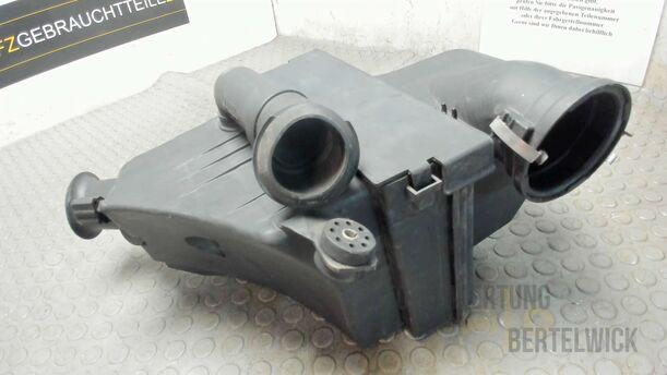Foto: LUFTFILTERKASTEN eines BMW 523i
