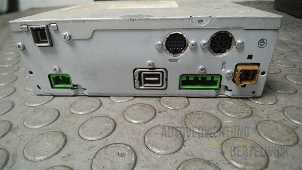 Foto: NAVIGATION SYSTEM eines Volvo S80 2.5T