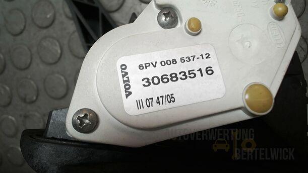 Foto: GASPEDAL eines Volvo S80 2.5T