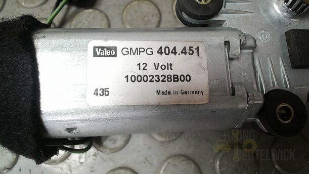 Foto: MOTOR SCHIEBEDACH/ SCHIEBEDACHMOTOR eines Volvo S80 2.5T