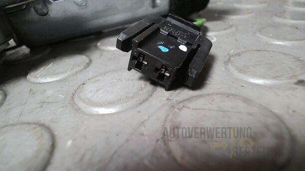 Foto: MOTOR SCHIEBEDACH/ SCHIEBEDACHMOTOR eines Volvo S80 2.5T