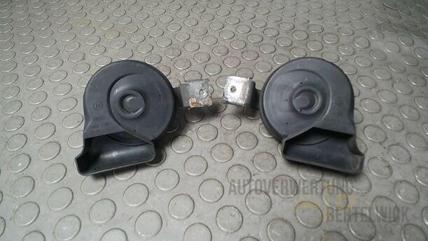 Foto: SIGNALHÖRNER/ HUPEN eines Volvo S80 2.5T