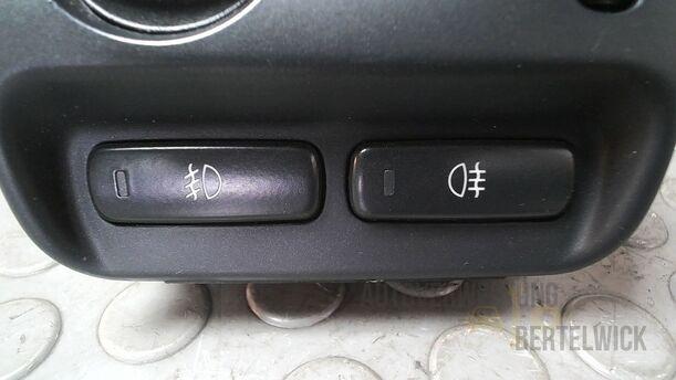 Foto: LICHTSCHALTER ( NEBELSCHEINWERFER ) eines Volvo S80 2.5T