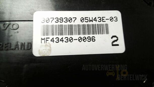 Foto: LICHTSCHALTER ( NEBELSCHEINWERFER ) eines Volvo S80 2.5T