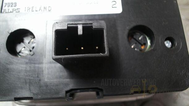 Foto: LICHTSCHALTER ( NEBELSCHEINWERFER ) eines Volvo S80 2.5T