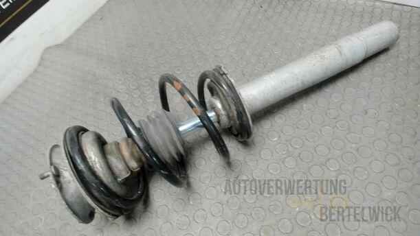 Foto: FEDERBEIN VORNE LINKS eines BMW 523i
