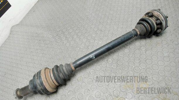 Foto: ANTRIEBSWELLE HINTEN LINKS ( AUTOMATIK ) eines BMW 523i