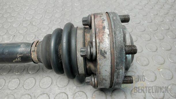 Foto: ANTRIEBSWELLE HINTEN LINKS ( AUTOMATIK ) eines BMW 523i