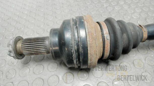 Foto: ANTRIEBSWELLE HINTEN LINKS ( AUTOMATIK ) eines BMW 523i