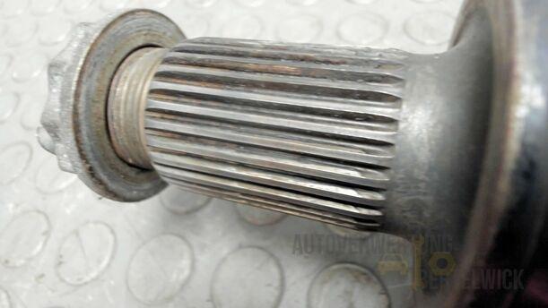 Foto: ANTRIEBSWELLE HINTEN LINKS ( AUTOMATIK ) eines BMW 523i