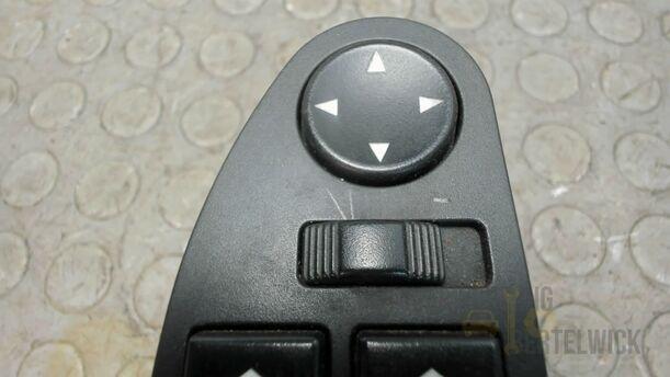 Foto: FENSTERHEBERSCHALTER eines BMW 523i
