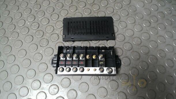 Foto: HAUPTSICHERUNGSDOSE eines Volvo S80 2.5T