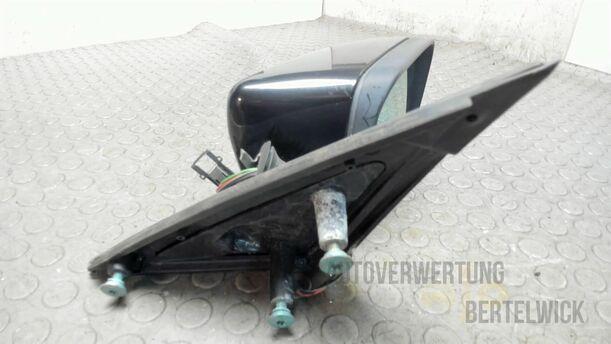 Foto: AUSSENSPIEGEL RECHTS eines BMW 523i