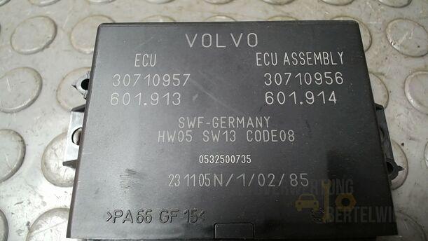 Foto: STEUERGERÄT EINPARKHILFE/ PDC eines Volvo S80 2.5T