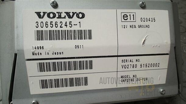 Foto: DISPLAY/ BILDSCHIRM eines Volvo S80 2.5T CL