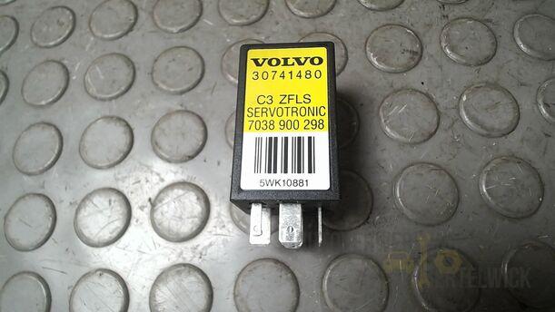 Foto: RELAIS SERVOTRONIC eines Volvo S80 2.5T CL