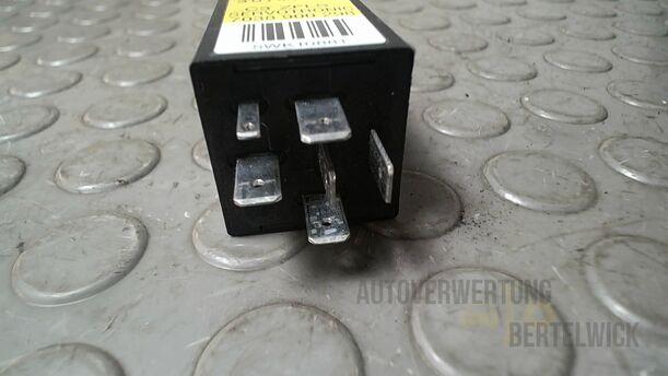 Foto: RELAIS SERVOTRONIC eines Volvo S80 2.5T CL