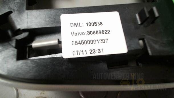 Foto: INNENLEUCHTE/ BELEUCHTUNG VORN eines Volvo S80 2.5T CL