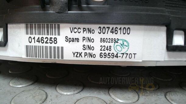 Foto: TACHOEINHEIT/ KOMBIINSTRUMENT eines Volvo S80 2.5T CL