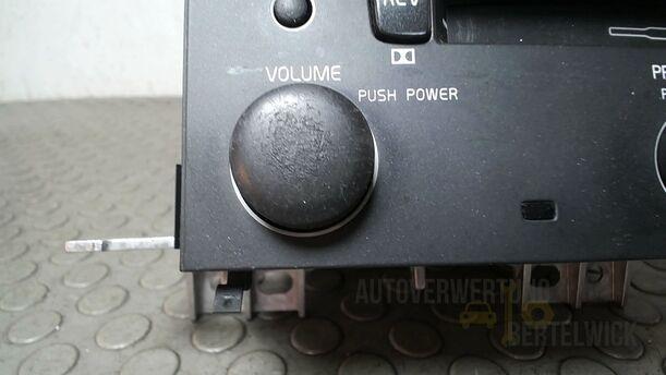 Foto: RADIO KASSETTE HU650 (OHNE RADIOCODE ) eines Volvo S80 2.5T CL