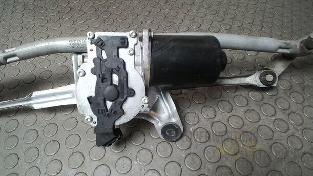 Foto: SCHEIBENWISCHERMOTOR VORN eines Volvo S80 2.5T CL