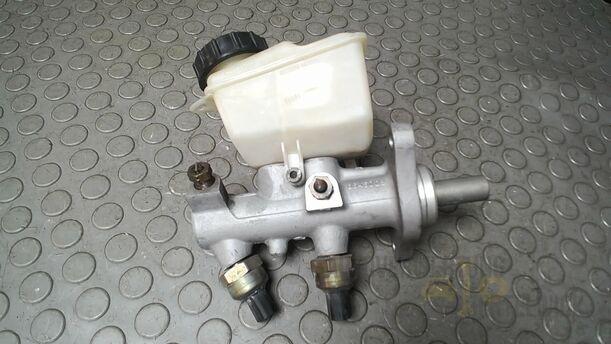Foto: HAUPTBREMSZYLINDER eines Volvo S80 2.5T