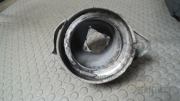 Foto: HALTERUNG NIVOMAT LINKS eines Volvo S80 2.5T