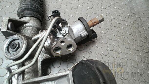 Foto: SERVOLENKUNG/ LENKGETRIEBE eines Volvo S80 2.5T