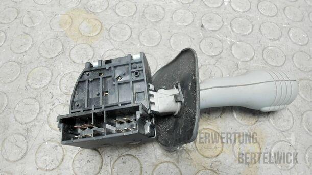 Foto: SCHEIBENWISCHERSCHALTER eines Renault Twingo 1.2