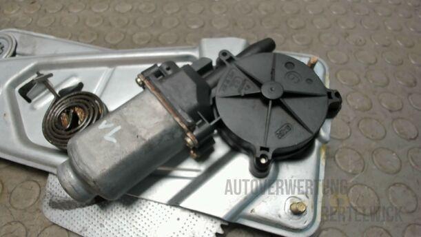 Foto: FENSTERHEBER VORNE LINKS eines Renault Twingo 1.2