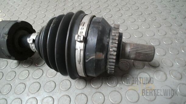 Foto: ANTRIEBSWELLE LINKS ( AUTOMATIK ) eines Volvo S80 2.5T