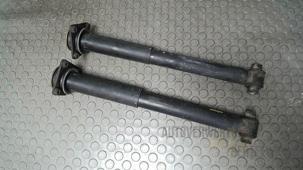 Foto: STOSSDÄMPFERPAAR HINTEN eines Volvo S80 2.5T