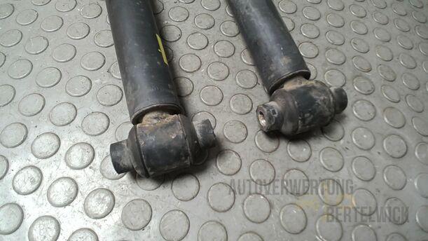 Foto: STOSSDÄMPFERPAAR HINTEN eines Volvo S80 2.5T