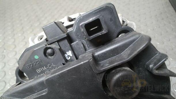 Foto: LICHTMASCHINE ( 140A / ZUBEHÖR ) eines Volvo S80 2.5T